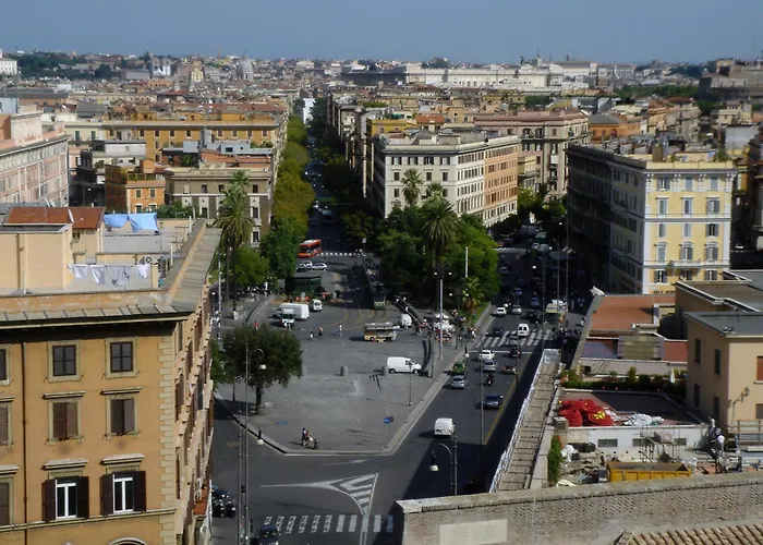Apartment In Front Of St Peter'S Square And Vatican Museums - Mypad In Rome